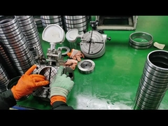 Spherical roller bearings are undergoing precision testing